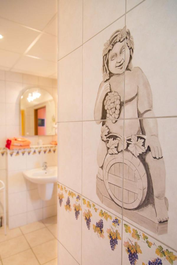 Bed and Breakfast Domaine Bacchus Reuil-sur-Marne Exterior foto