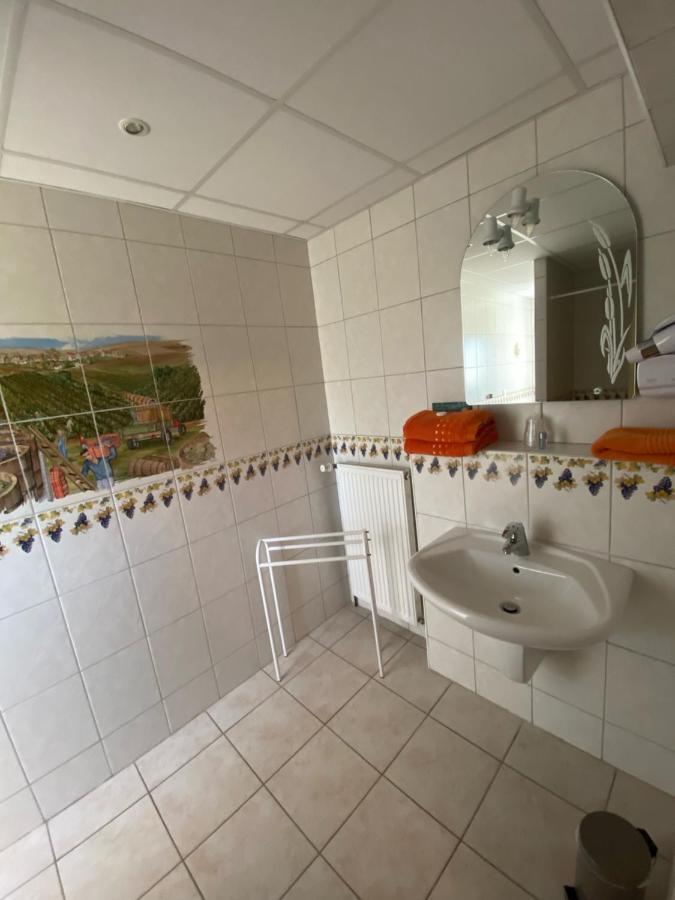 Bed and Breakfast Domaine Bacchus Reuil-sur-Marne Exterior foto